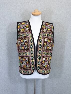 Vintage Passports Pier 1 Imports Embroidered Vest Women L Black Boho India 90s